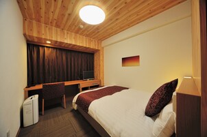 Down comforters, desk, iron/ironing board, free WiFi