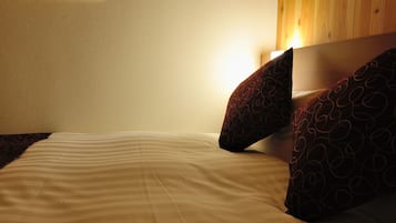 羽毛の掛け布団、デスク、アイロン / アイロン台、WiFi (無料)