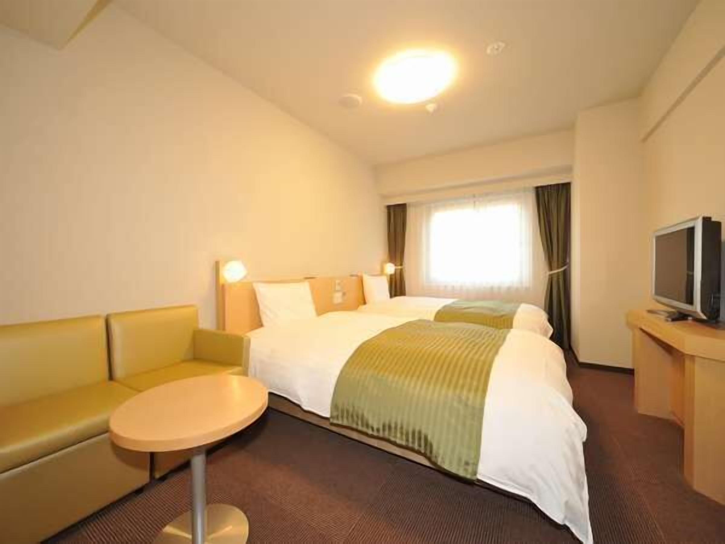 Skrivbord, mörkläggningsgardiner, ljudisolering och gratis wi-fi