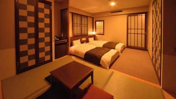 Edredón, escritorio, cortinas blackout y insonorización