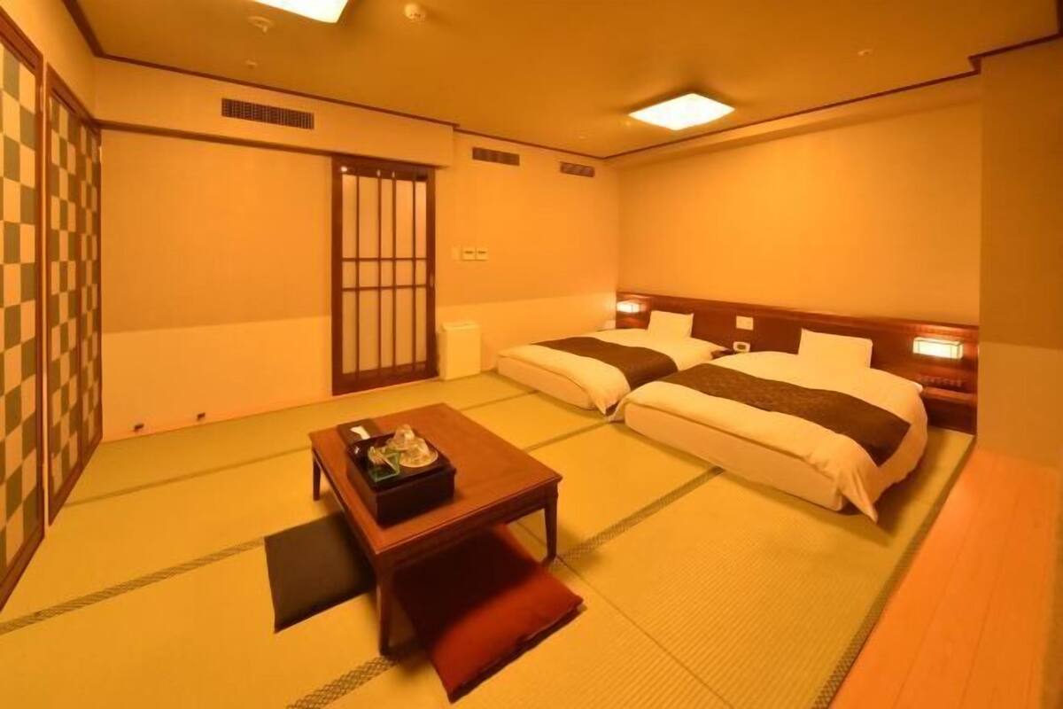 Down duvets, desk, blackout curtains, soundproofing