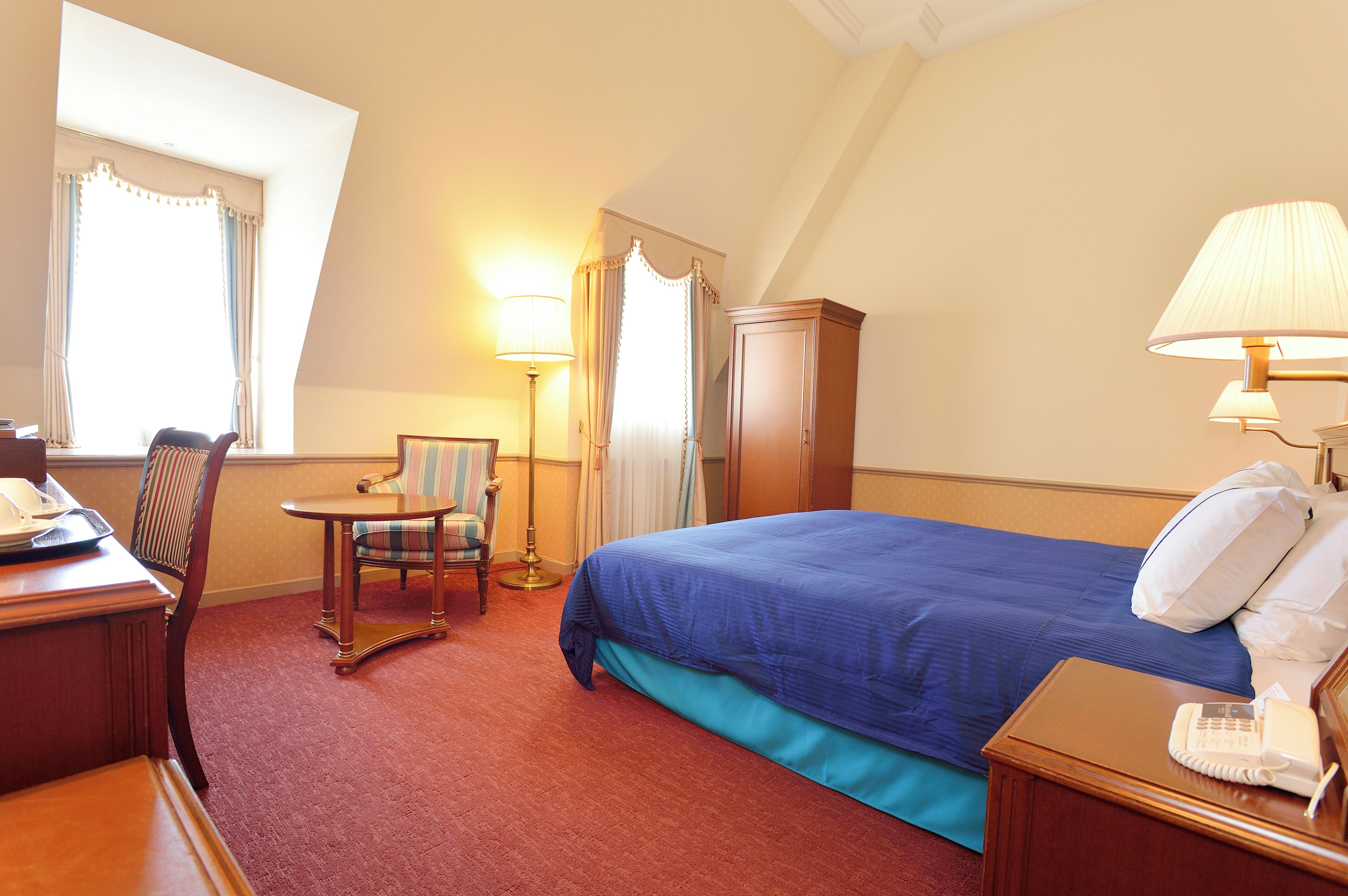 Loft King, Non Smoking | In-room safe, desk, iron/ironing board, free WiFi
