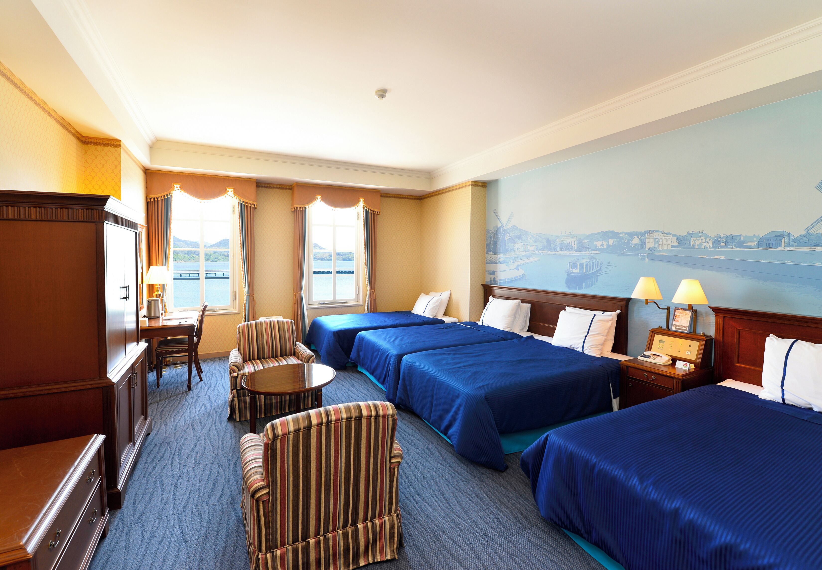 Deluxe Room, Non Smoking, Harbor View (Family) | In-room safe, desk, iron/ironing board, free WiFi