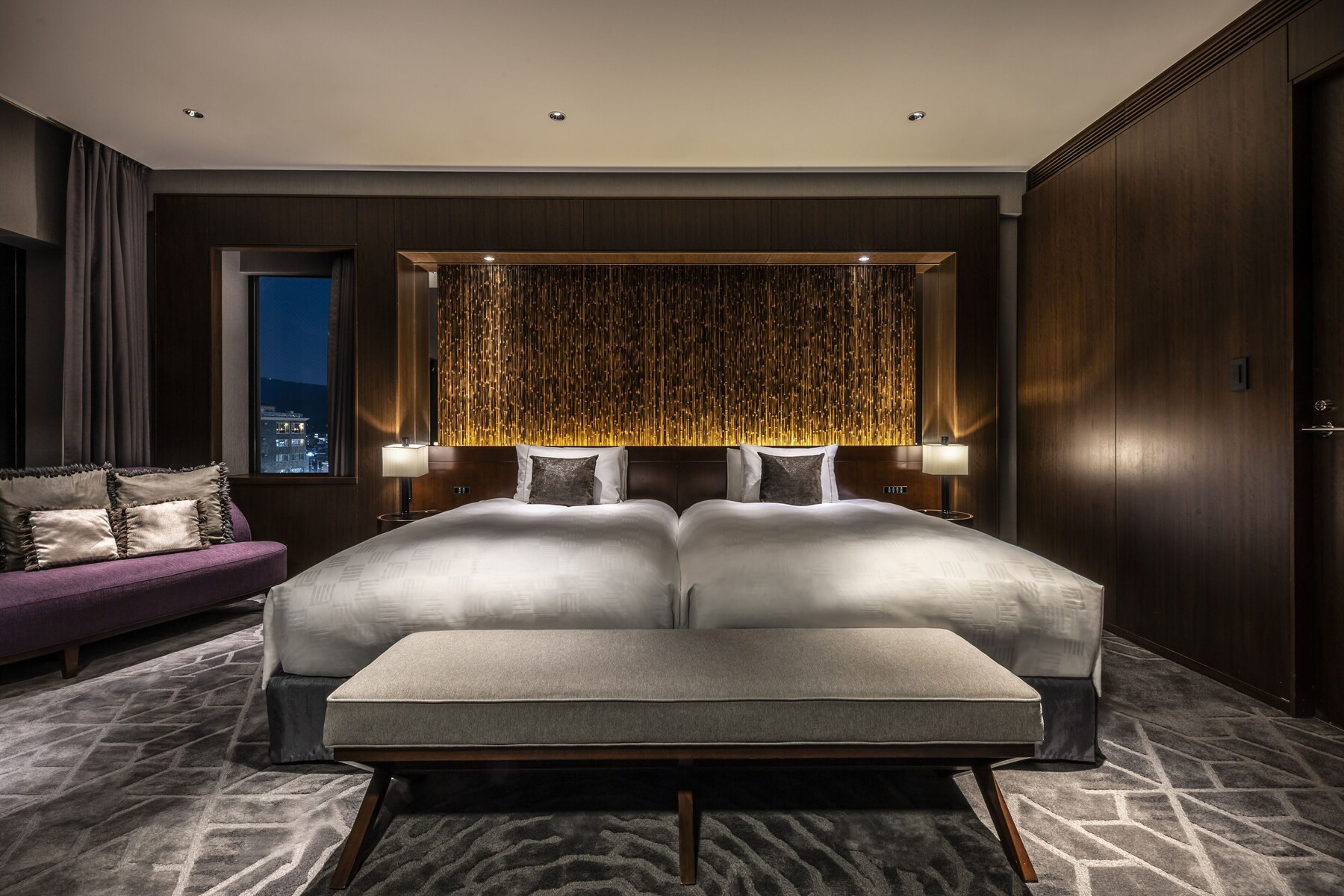 Suite, Non Smoking (Premium Floor) | Down comforters, in-room safe, desk, blackout drapes