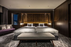 Down duvets, in-room safe, desk, blackout curtains - The Royal Park Hotel Kyoto Sanjo (Kyoto)