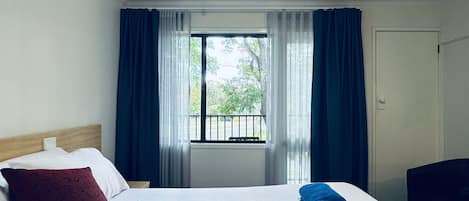 Executive Room | 1 bedroom, premium bedding, pillowtop beds, individually decorated