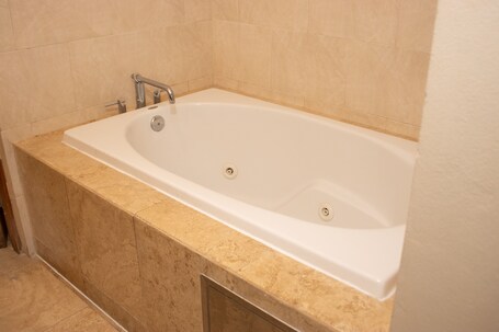 CIQALA Luxury Suites - Image 95