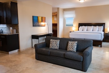 Deluxe Suite | Premium bedding, memory foam beds, minibar, in-room safe at  Ciqala Suites Hotel