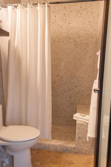 CIQALA Luxury Suites - Image 107