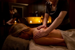 Behandlungsräume für Paare, Sauna, Whirlpool, Dampfbad