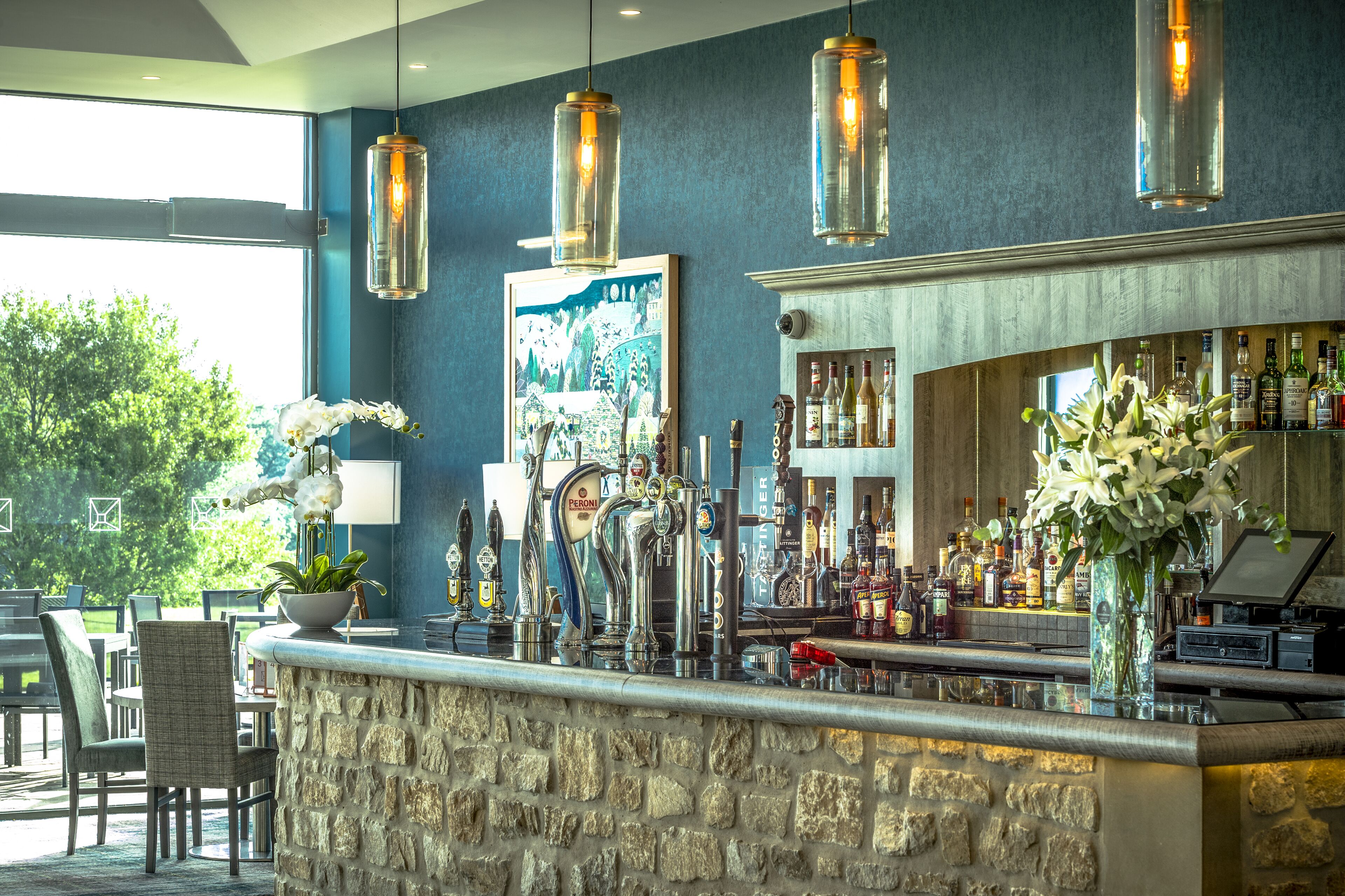 3 restaurants; ze serveren er ontbijt, lunch, diner en brunch 