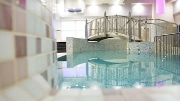 Indendørs pool