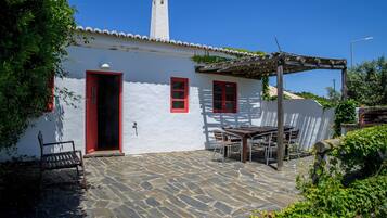 1 bedroom, soundproofing, free WiFi, bed sheets