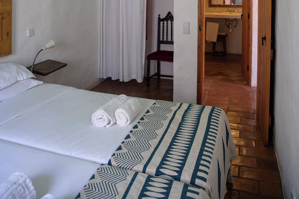 Cottage, 2 slaapkamers | 1 slaapkamer, geluiddichte muren, gratis wifi, beddengoed
