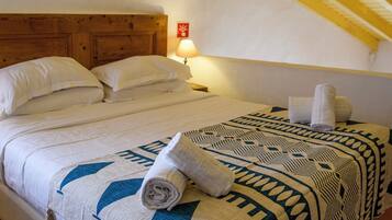 Cottage, 1 slaapkamer, aan de binnenplaats | 1 slaapkamer, geluiddichte muren, gratis wifi, beddengoed