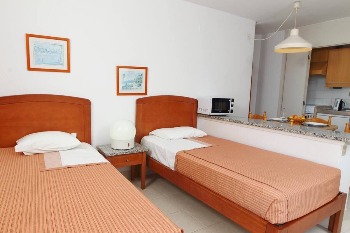Memory foam beds, in-room safe