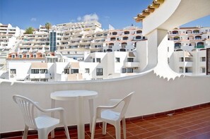 Basic Studio, City View | Terrace/patio