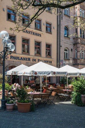 المنشأة من الخارج