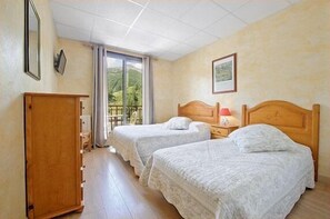 Chambre Triple Confort, vue montagne