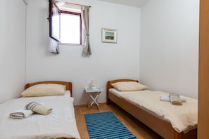 One Bedroom Apartment GORDANA | Draps italiens de Frette, lit avec matelas Select Comfort