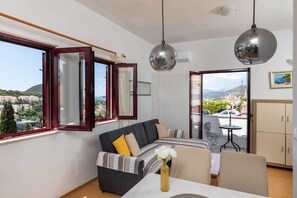 One Bedroom Apartment GORDANA | Sala de estar | TV