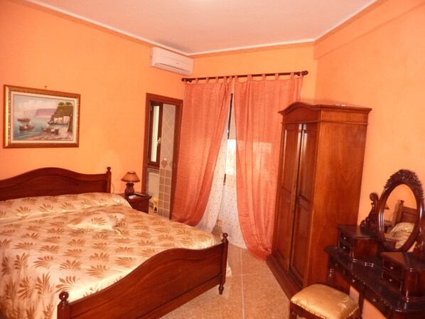 Standard Triple Room, Private Bathroom | In-room safe, desk, soundproofing, free cribs/infant beds