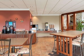 Free daily continental breakfast