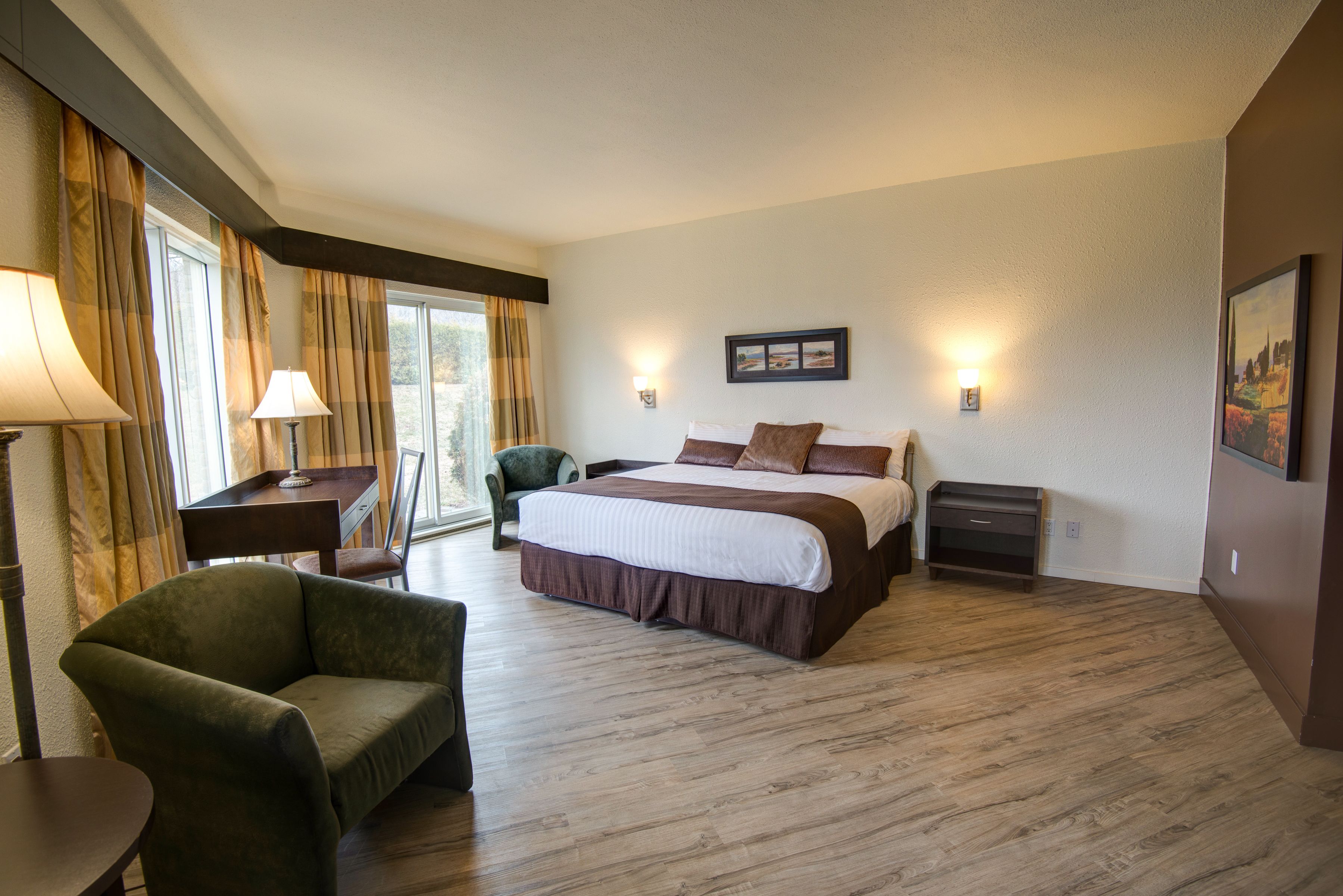 suite, 1 king bed, non smoking (upper floor) | desk, blackout curtains, iron/ironing board, cots/infant beds