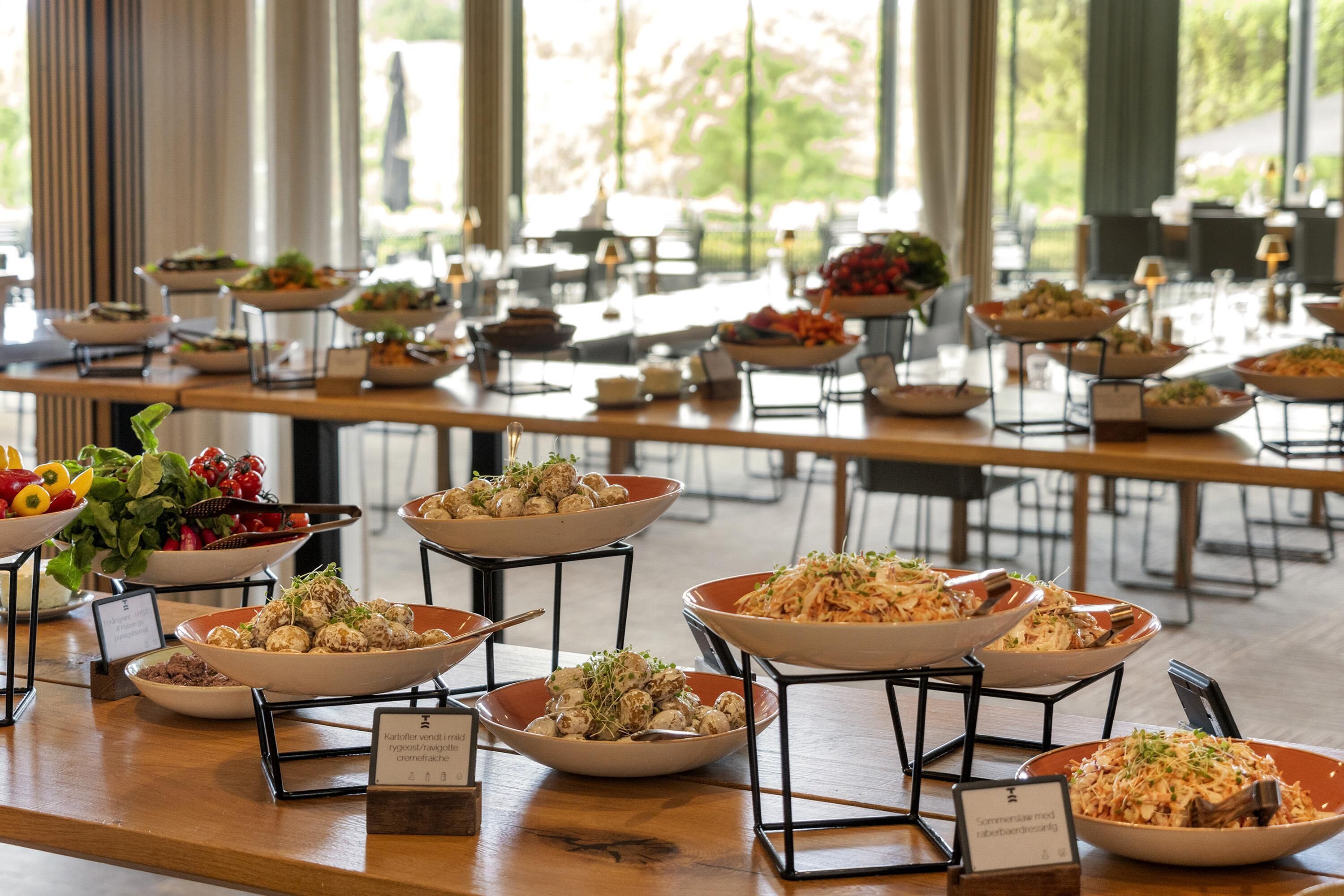 Der serveres morgenmad, frokost og aftensmad