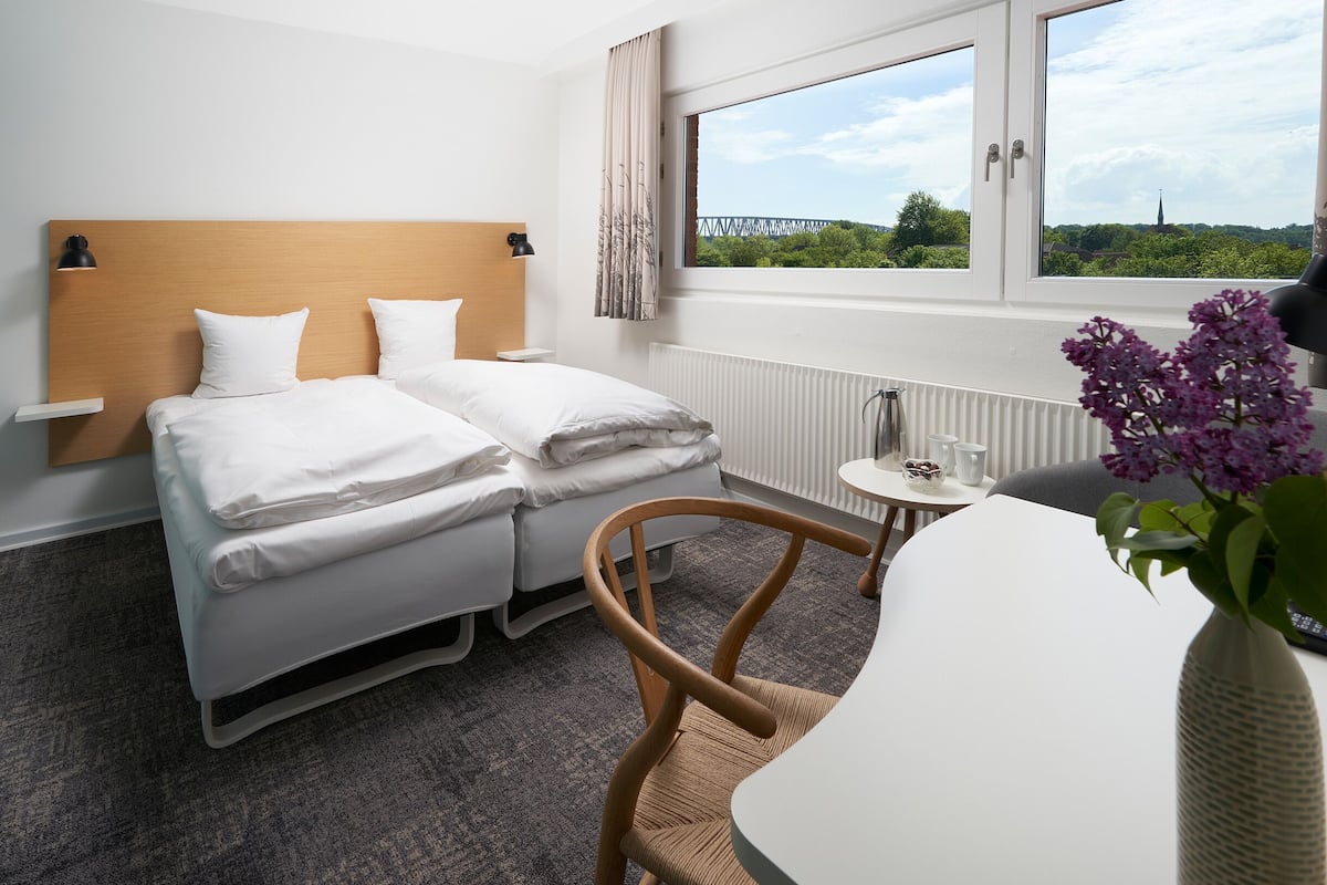 standard twin room | hypo-allergenic bedding, desk, laptop workspace, free wifi