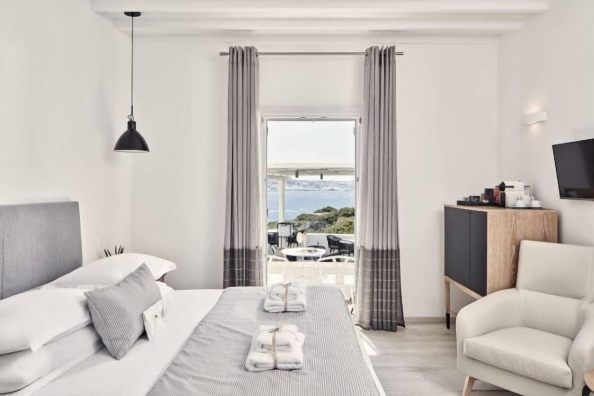 Premium bedding, minibar, in-room safe, blackout curtains