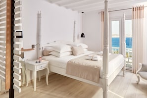 Honeymoon Suite, Hot Tub, Sea View (Outdoor) | Premium bedding, minibar, in-room safe, blackout curtains