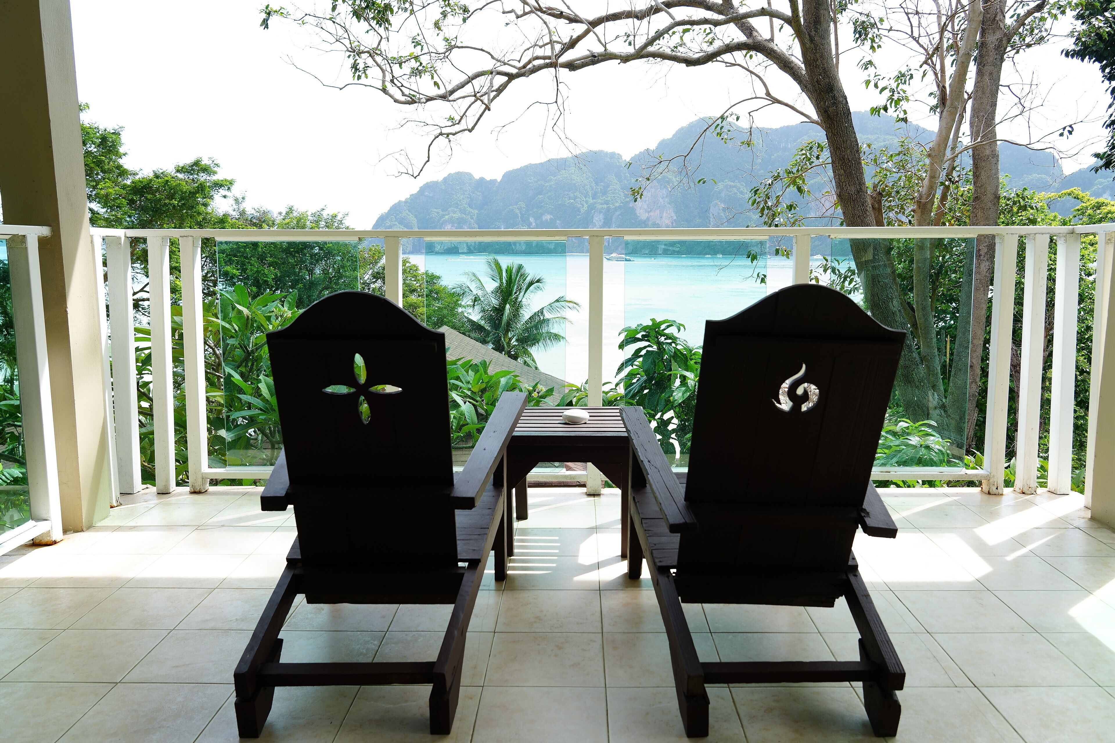 頂級客房 | 起居區 | 32-吋電視，提供衛星頻道