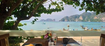 Bayview Resort Phi Phi Island - Beach Front Resort