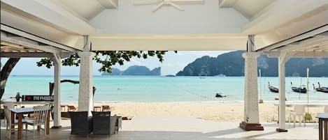 Morgunverður, hádegisverður í boði, sjávarréttir, útsýni yfir ströndina