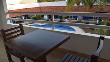 Chambre Standard, 1 trĂšs grand lit | Vue de la chambre