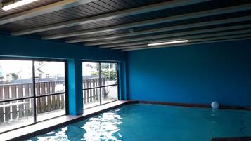 Piscina interna, piscina externa