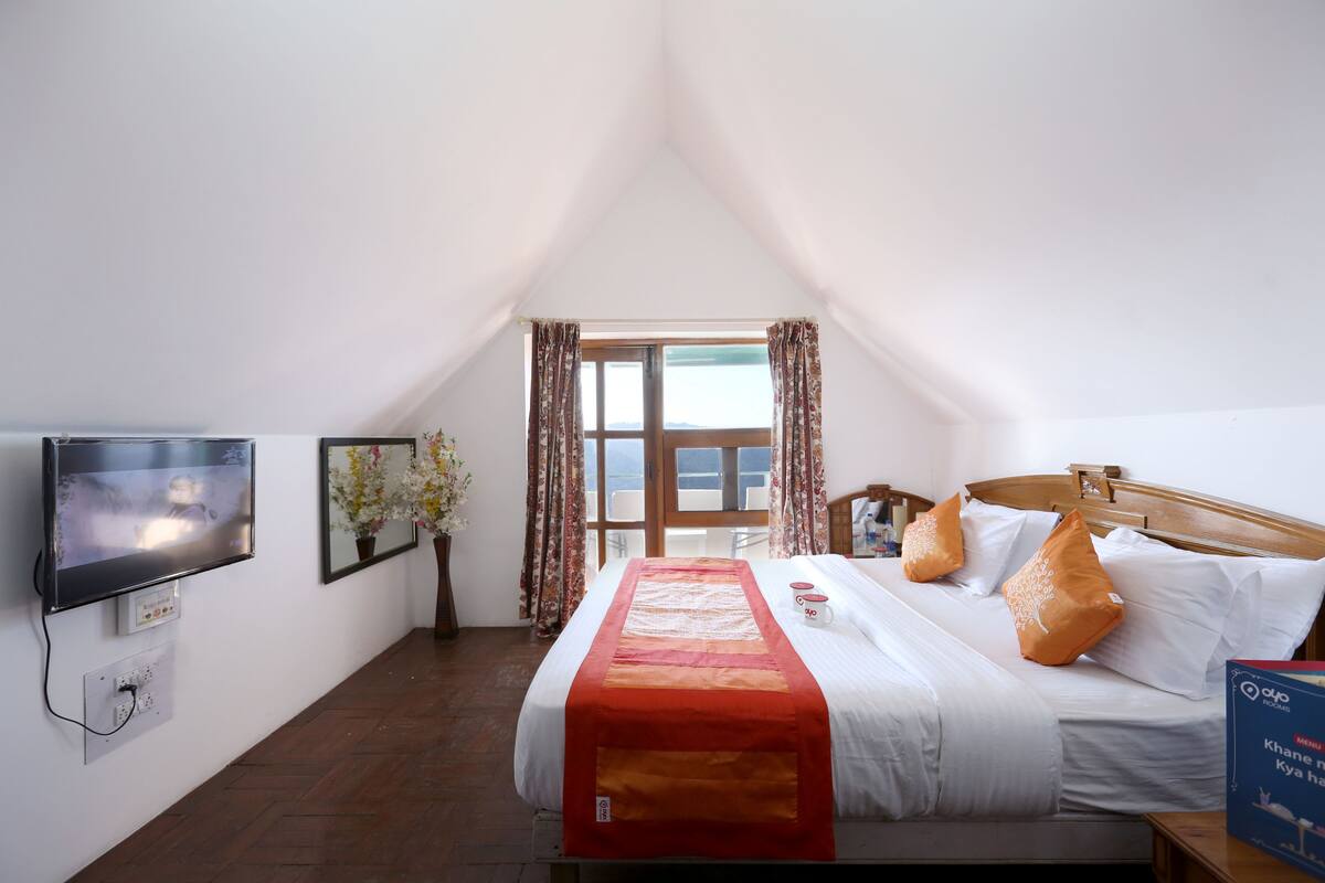 Deluxe Room, 1 Double Bed | Premium bedding, individually decorated, individually furnished, desk