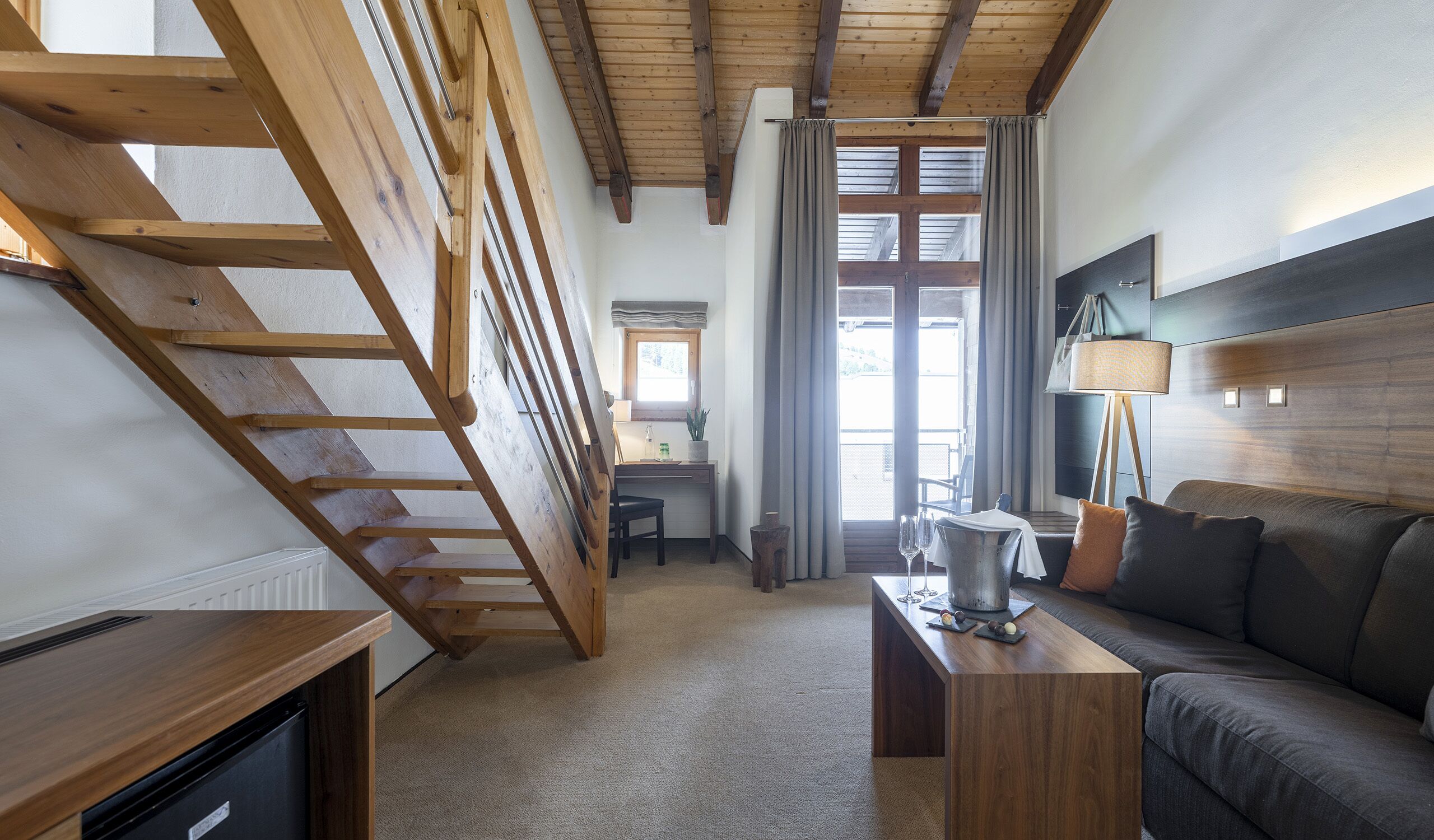 family room, balcony | 2 bedrooms, hypo-allergenic bedding, select comfort beds, minibar