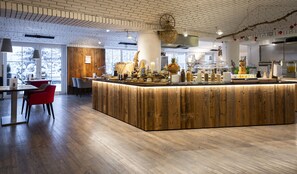 Petit déjeuner buffet compris tous les jours
