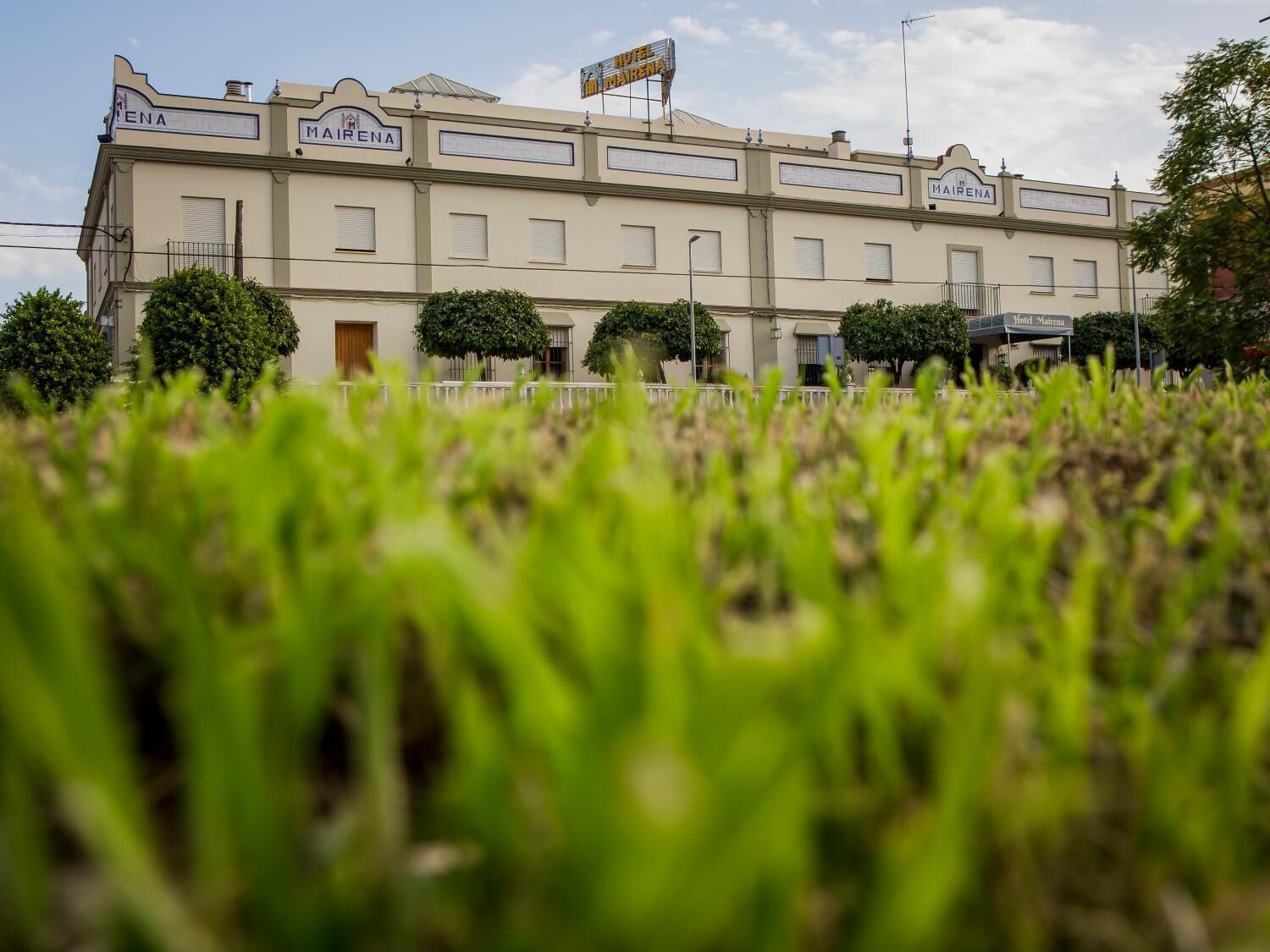 المنشأة من الخارج