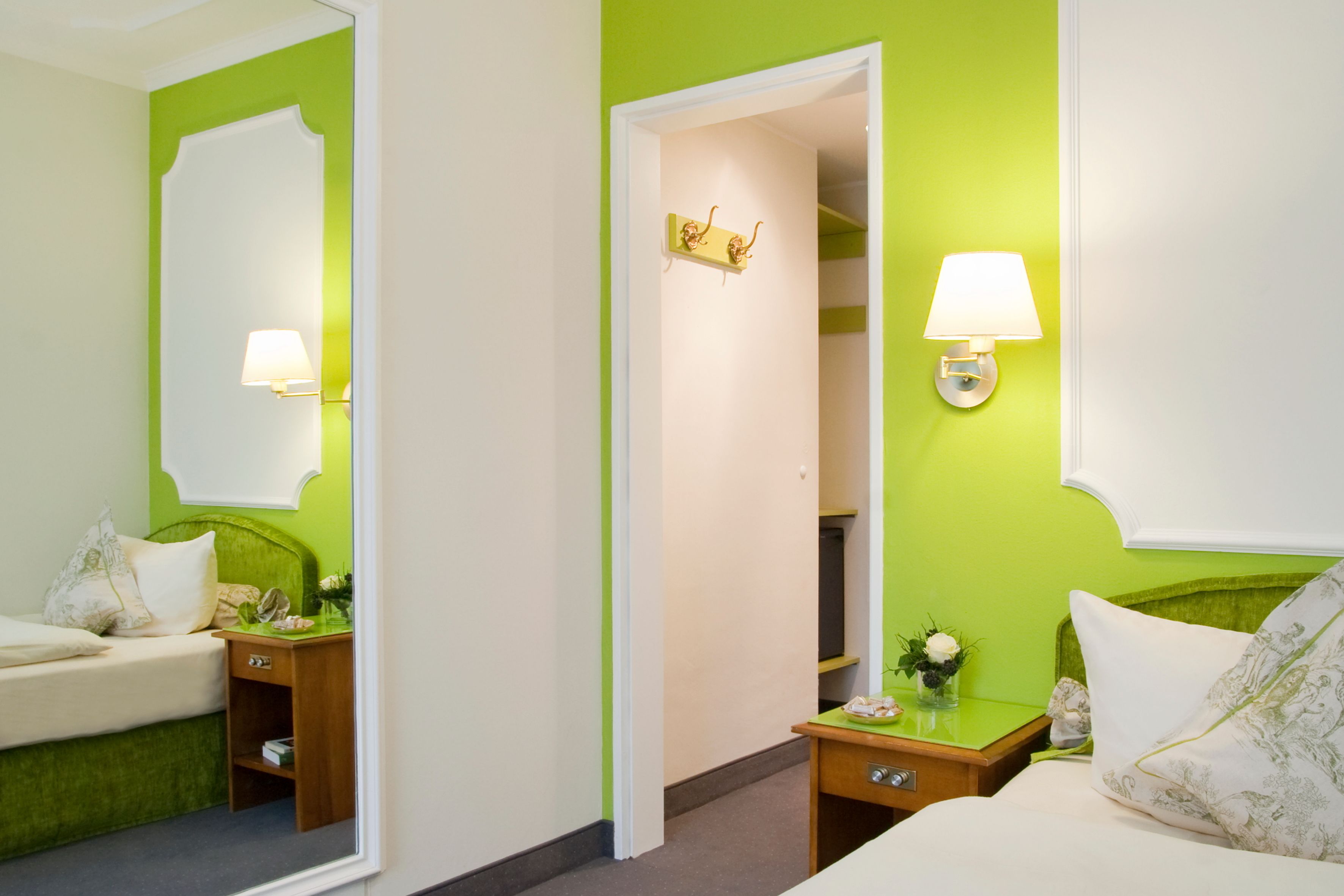 hypo-allergenic bedding, pillow-top beds, desk, blackout curtains