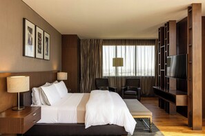 Suíte presidencial, 2 quartos, vista para a cidade | Roupas de cama antialérgicas, edredons de pluma, frigobar