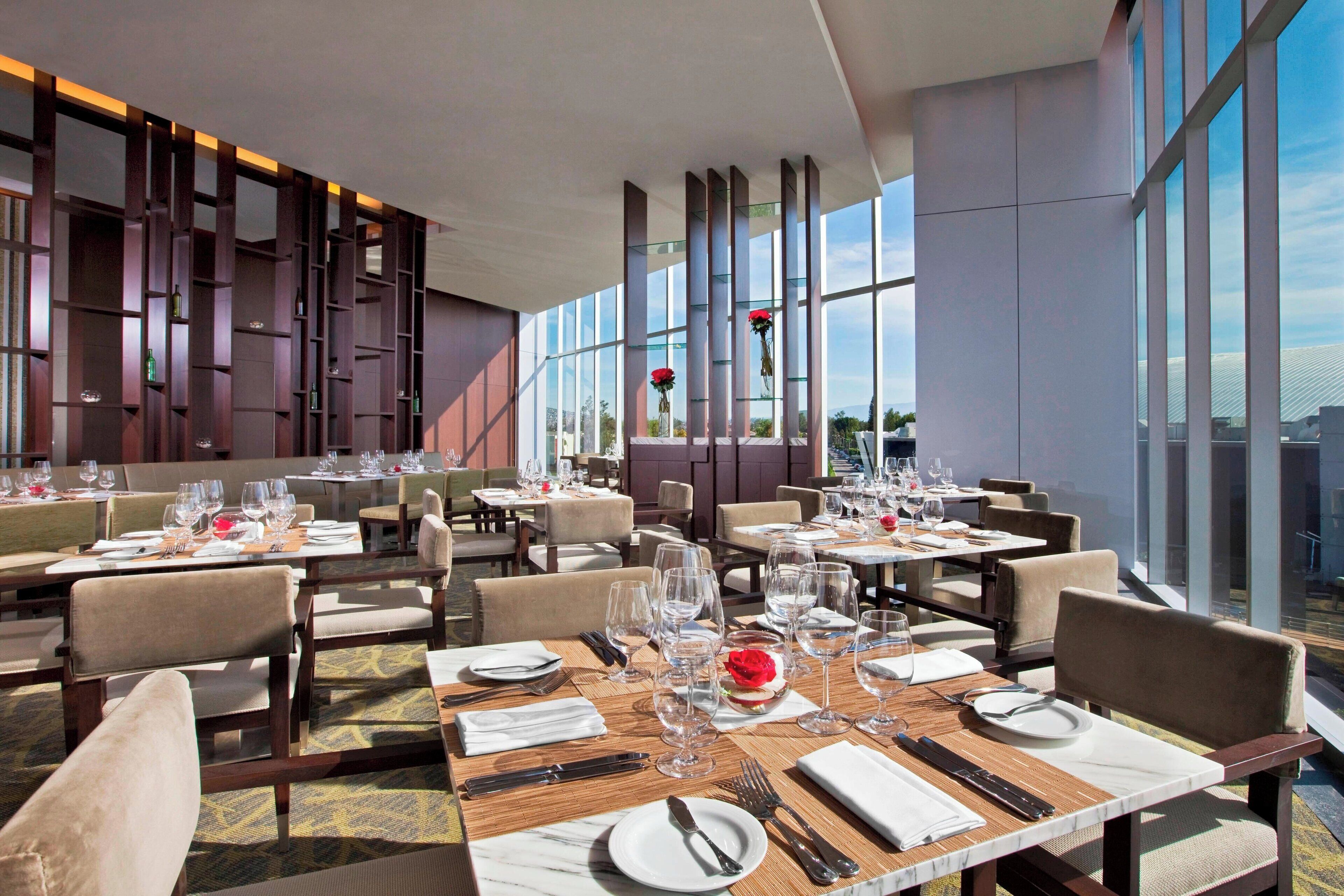 breakfast, lunch, dinner served; international cuisine