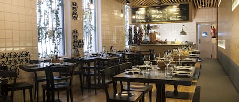 Lunch and dinner served, Mediterranean cuisine