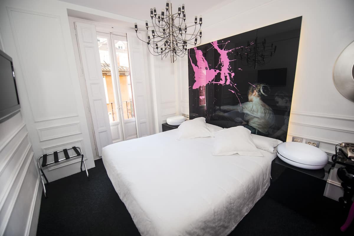 Superior-Doppel- oder -Zweibettzimmer, Balkon | Daunenbettdecken, Betten mit Memory-Foam-Matratzen, Minibar, Zimmersafe