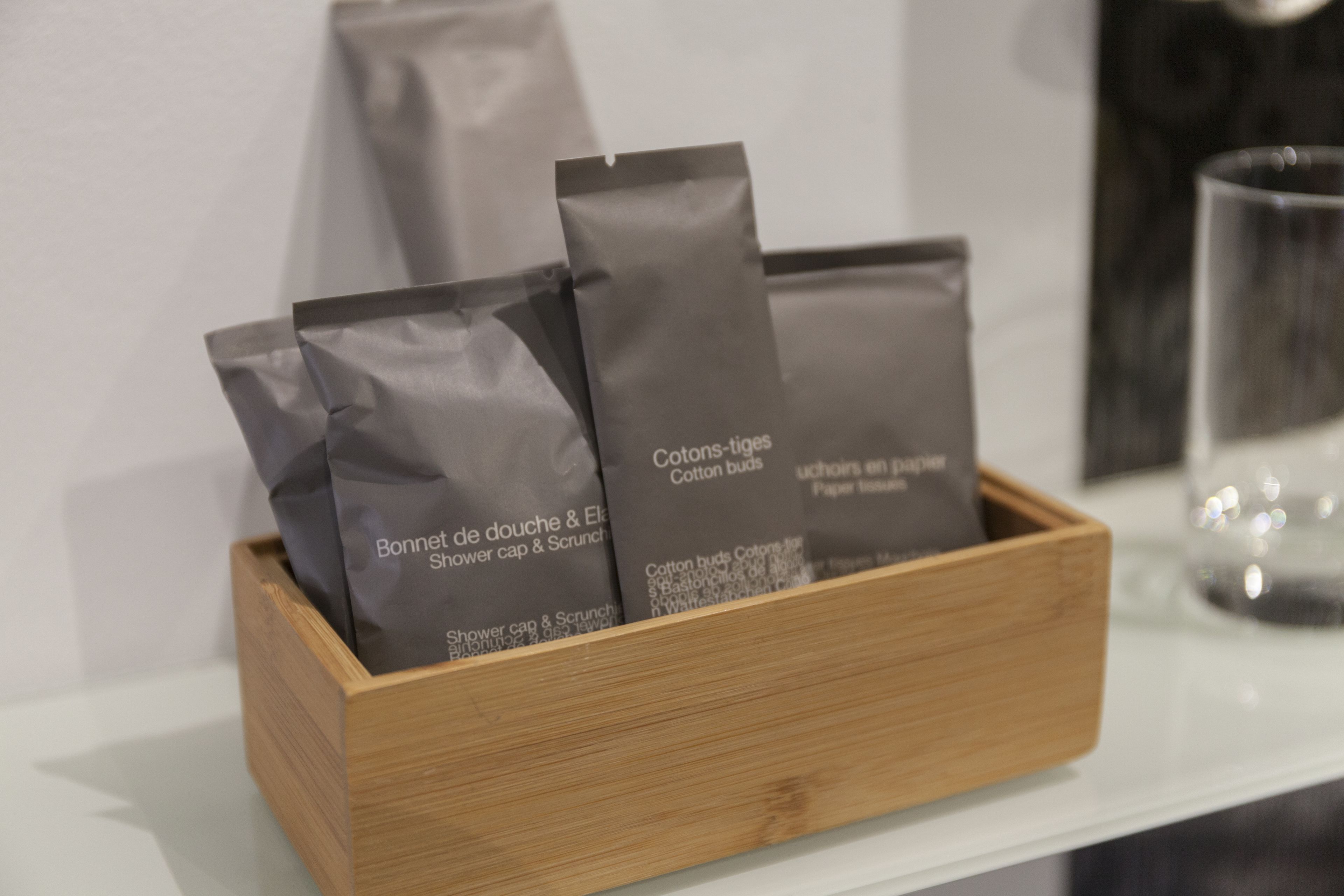 shower, rainfall showerhead, free toiletries, hair dryer