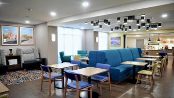 Ilmainen päivittäinen buffetaamiainen