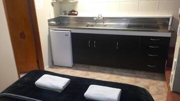 Studio (Loft) | Private kitchenette