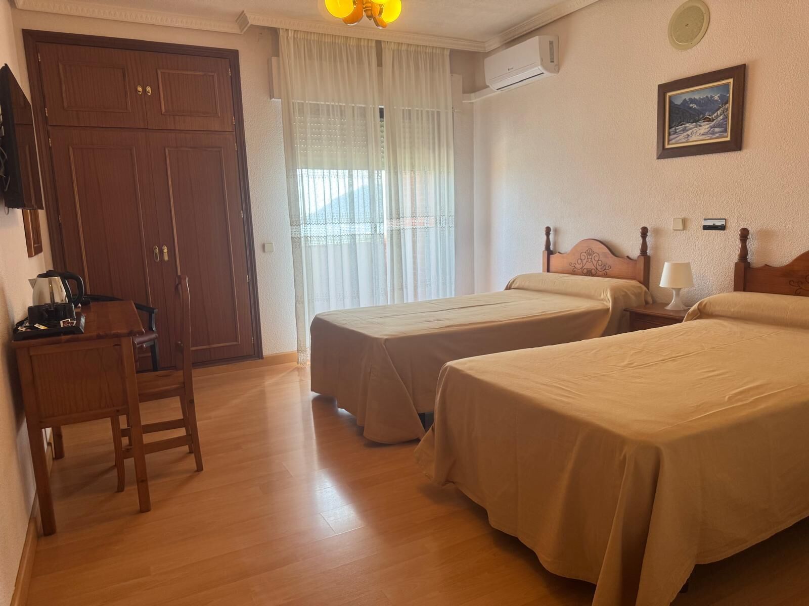Desk, cribs (surcharge), rollaway beds (surcharge), WiFi (free)